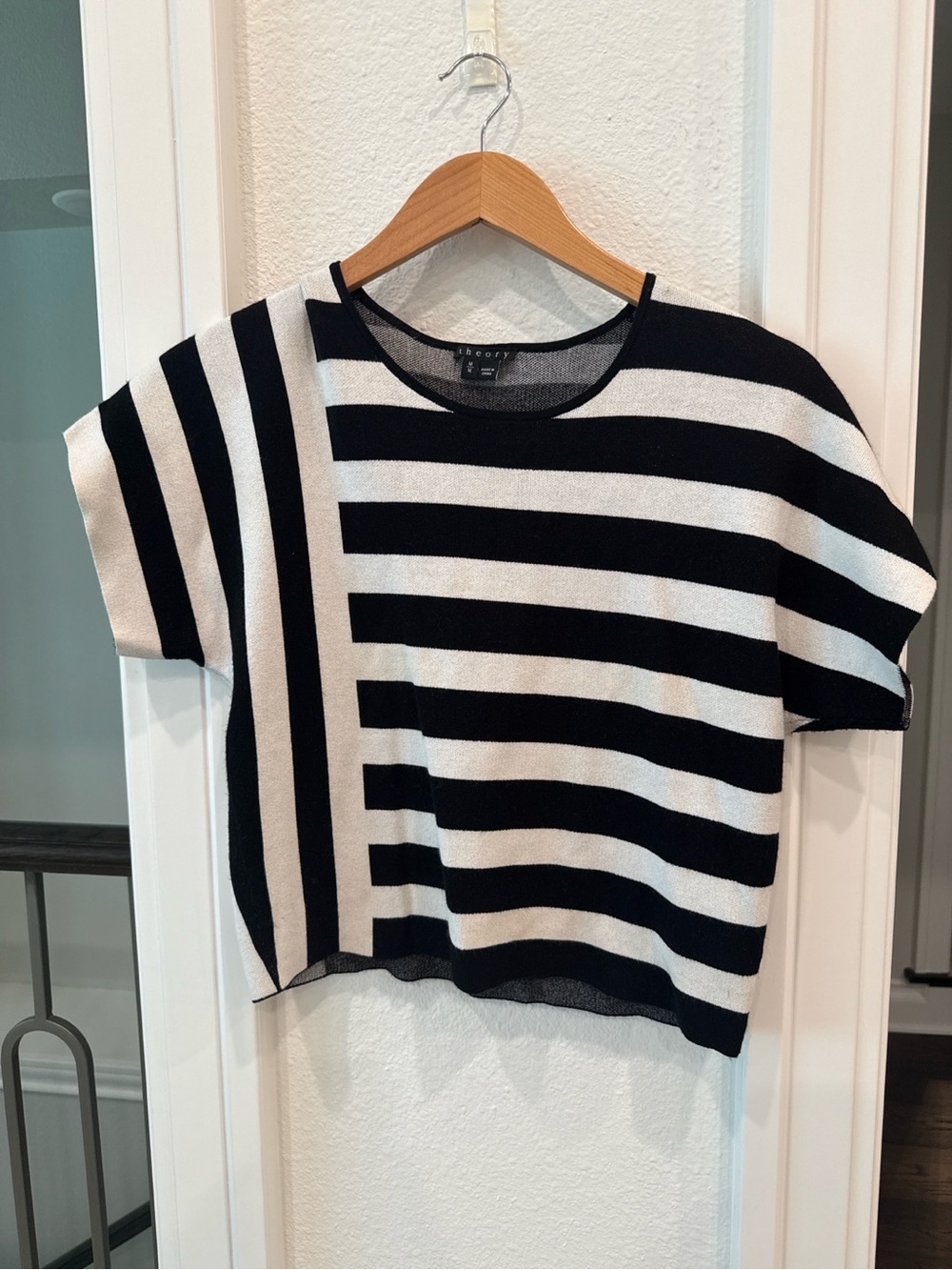 Theory Black White Striped Knit Top Medium Boxy Short Sleeve Sweater Minimalist - Picture 2 of 5